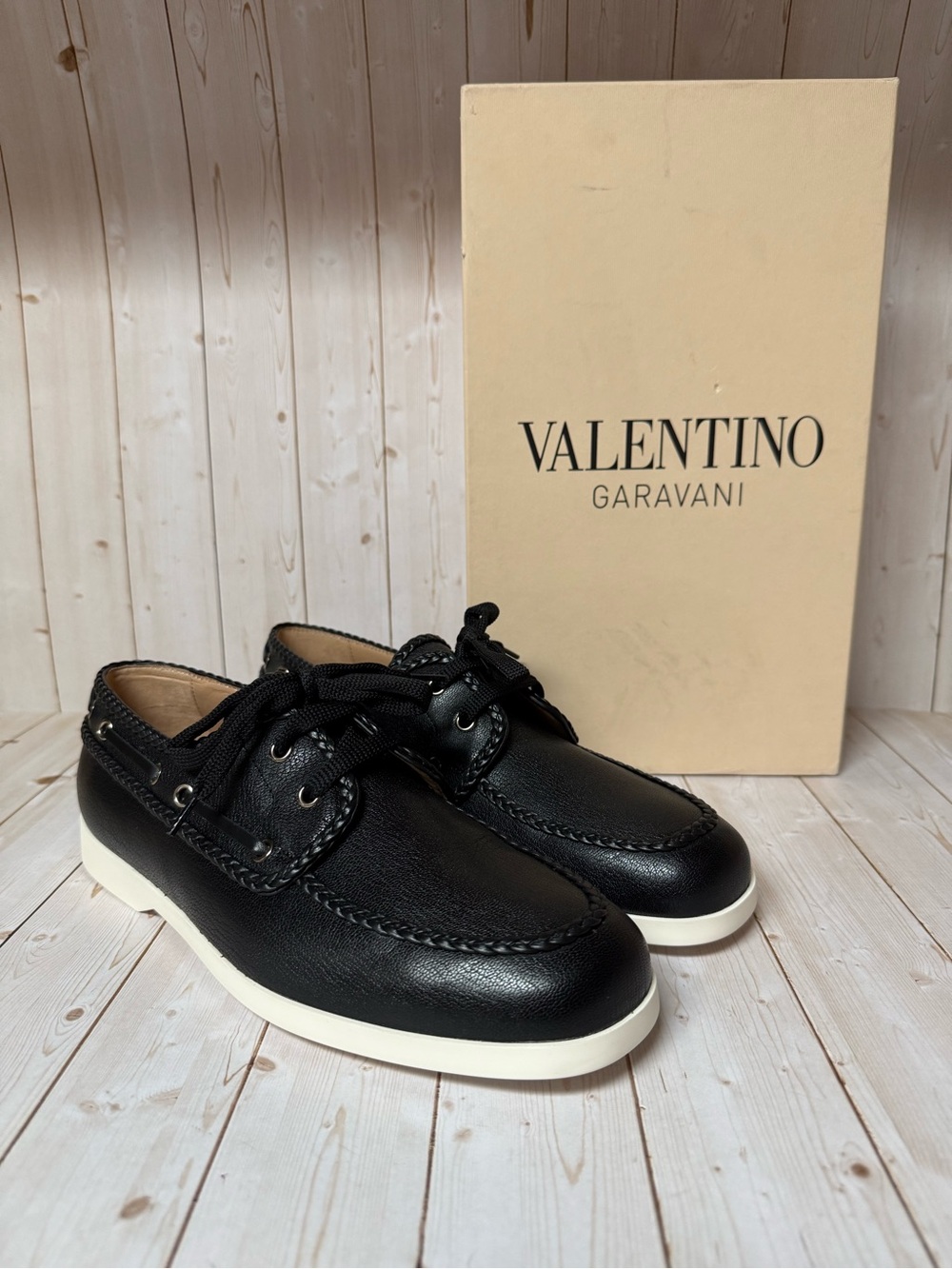 Valentino Garavani VLOGO Signature Leather Boat Shoe Black Sz 42 / 9